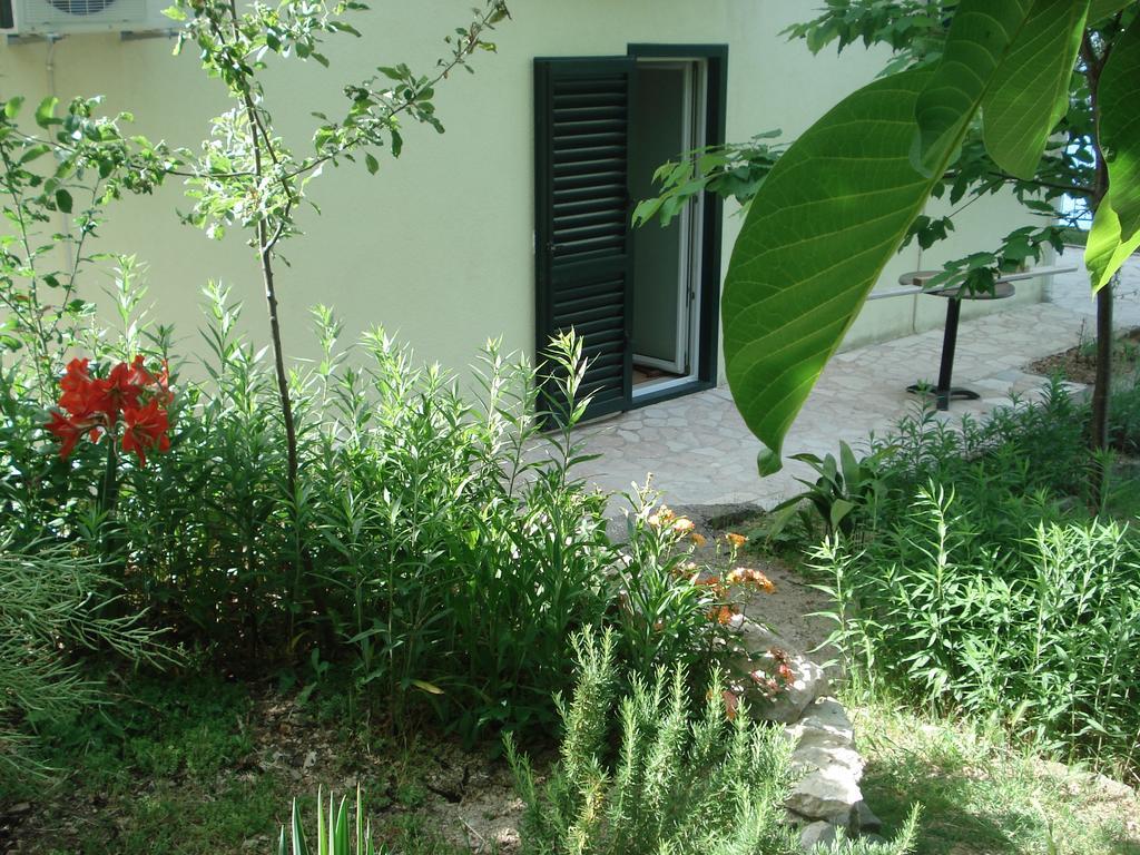 Apartments Smiljana Omiš Exterior foto